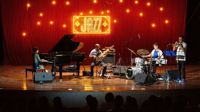 Vier Jazz-Musiker einer Jazzband