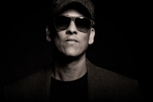 Schwarzweiß-Porträt von Xavier Naidoo