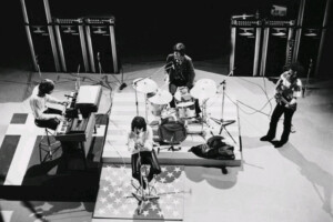The Doors bei einem Auftritt für das dänische Fernsehen in Kopenhagen (Studio „Gladsaxe Television-Byen“) im Jahr 1968