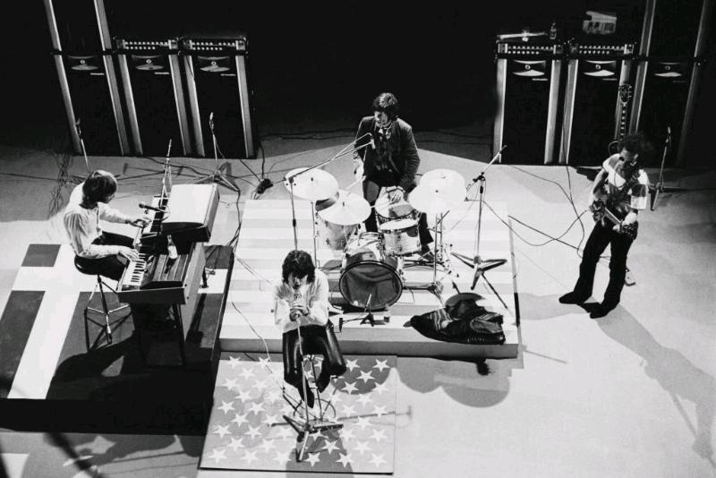 The Doors bei einem Auftritt für das dänische Fernsehen in Kopenhagen (Studio „Gladsaxe Television-Byen“) im Jahr 1968