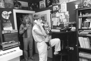 Lakomy mit seiner Ehefrau Monika Ehrhardt Lakomy und Tochter Klara Johanna Lakomy (1987)