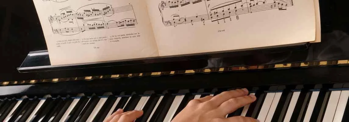 Klavier mit Klaviernoten