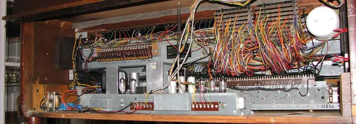 Innenleben einer Hammond-Orgel