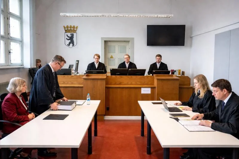 Gerichtssaal Szene